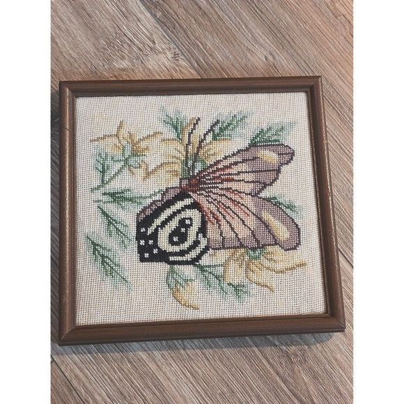 Vintage Framed Butterfly Needlepoint Embroidery Wall Art 7x7 - Picture 2 of 11